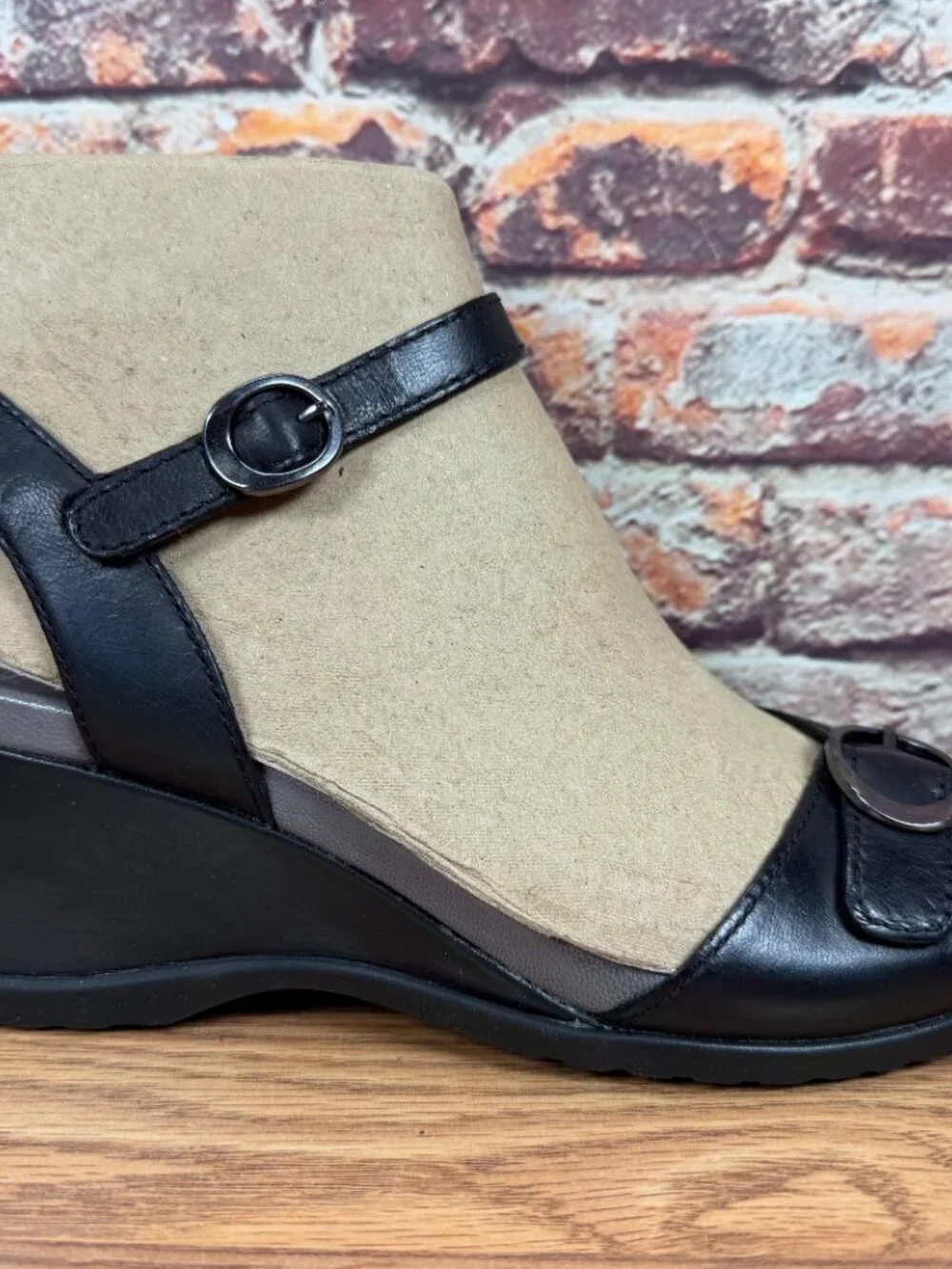 Dansko Leather Wedge Sandals Arielle Black Women's Sz 40 -9.5/10 Buckle Comfort